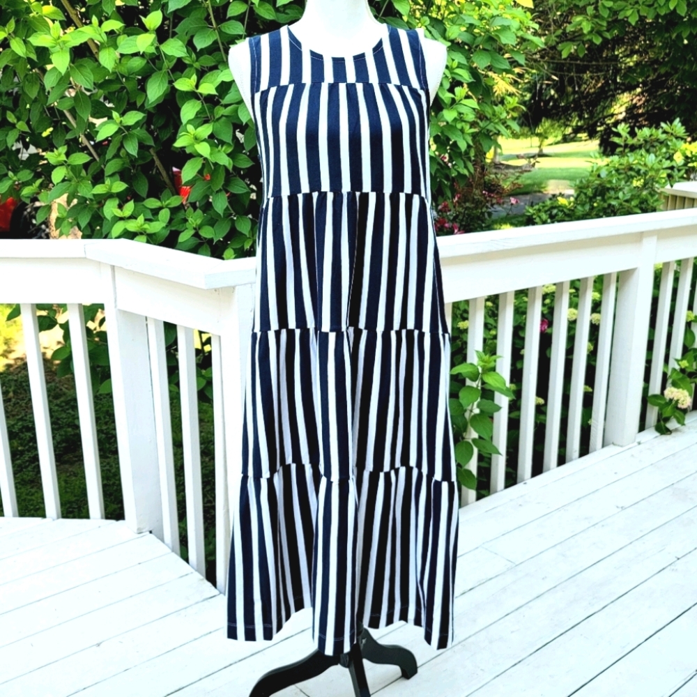 ๐๏ธ J Crew Sleeveless Striped Maxi Dress - Picture 4 of 7
